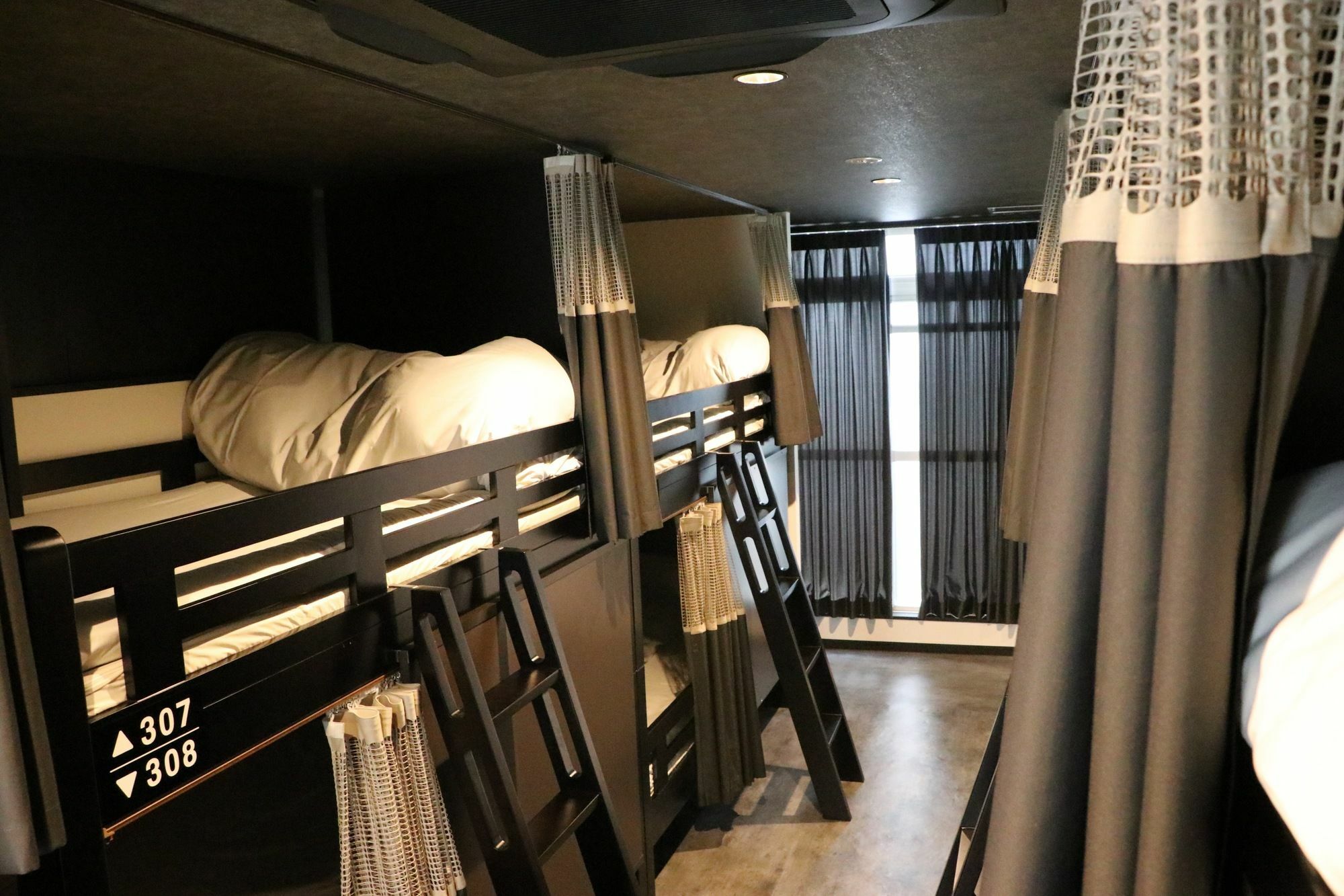 Lore Hostel Dotonbori Осака Екстер'єр фото